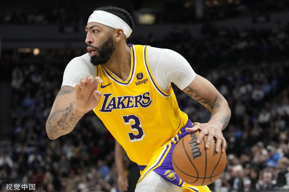 球员们纷纷 球员们纷纷