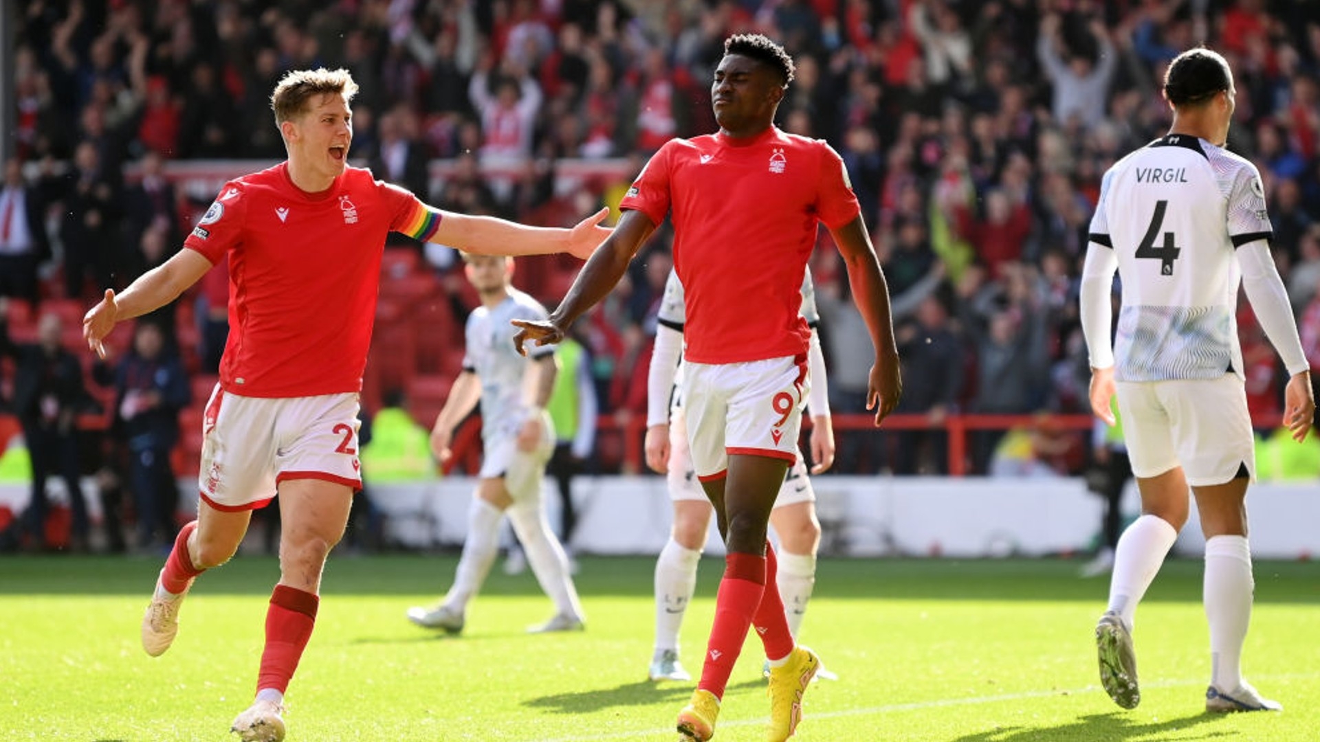 于京沪两地 于京沪两地